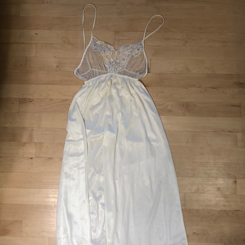 Never worn Thrifted Néglige Maxi Dress